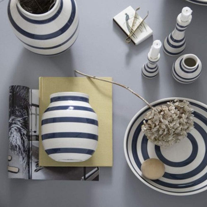 Kähler, Designer Kerzenständer aus Irdengut in Blau, 24 cm