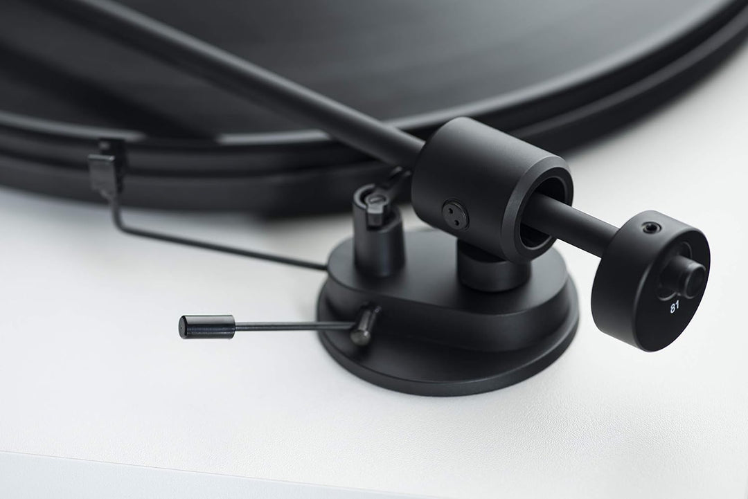 Pro-Ject Primary E Phono, Audiophiler Plug&Play Plattenspieler mit integrierter Phono Vorstufe (Weis