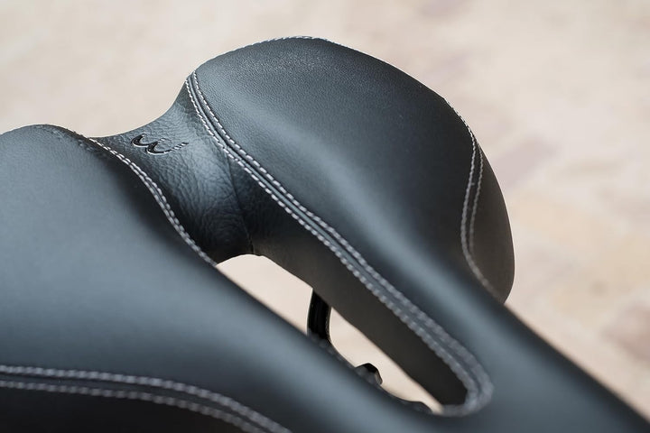 BBB Cycling SoftShape Relaxed Anatomischer Fahrradsattel I Bequemer Fahrradsitz Unisex I Komfortable