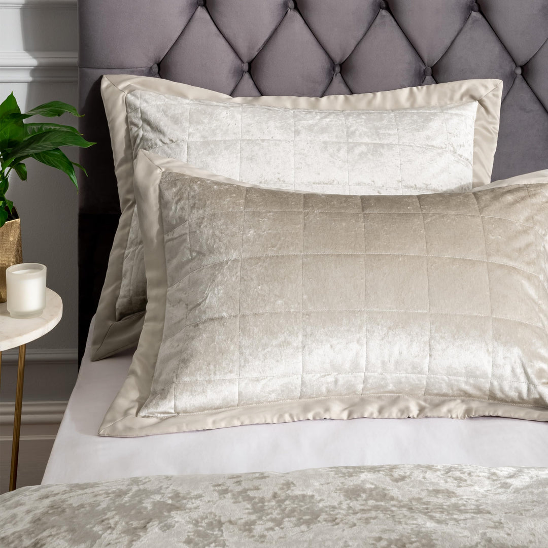 Catherine Lansfield – 2 Kissen aus Knautschsamt-Imitat – Polyester, Polyester, Natur, 29 x 8 x 29 cm