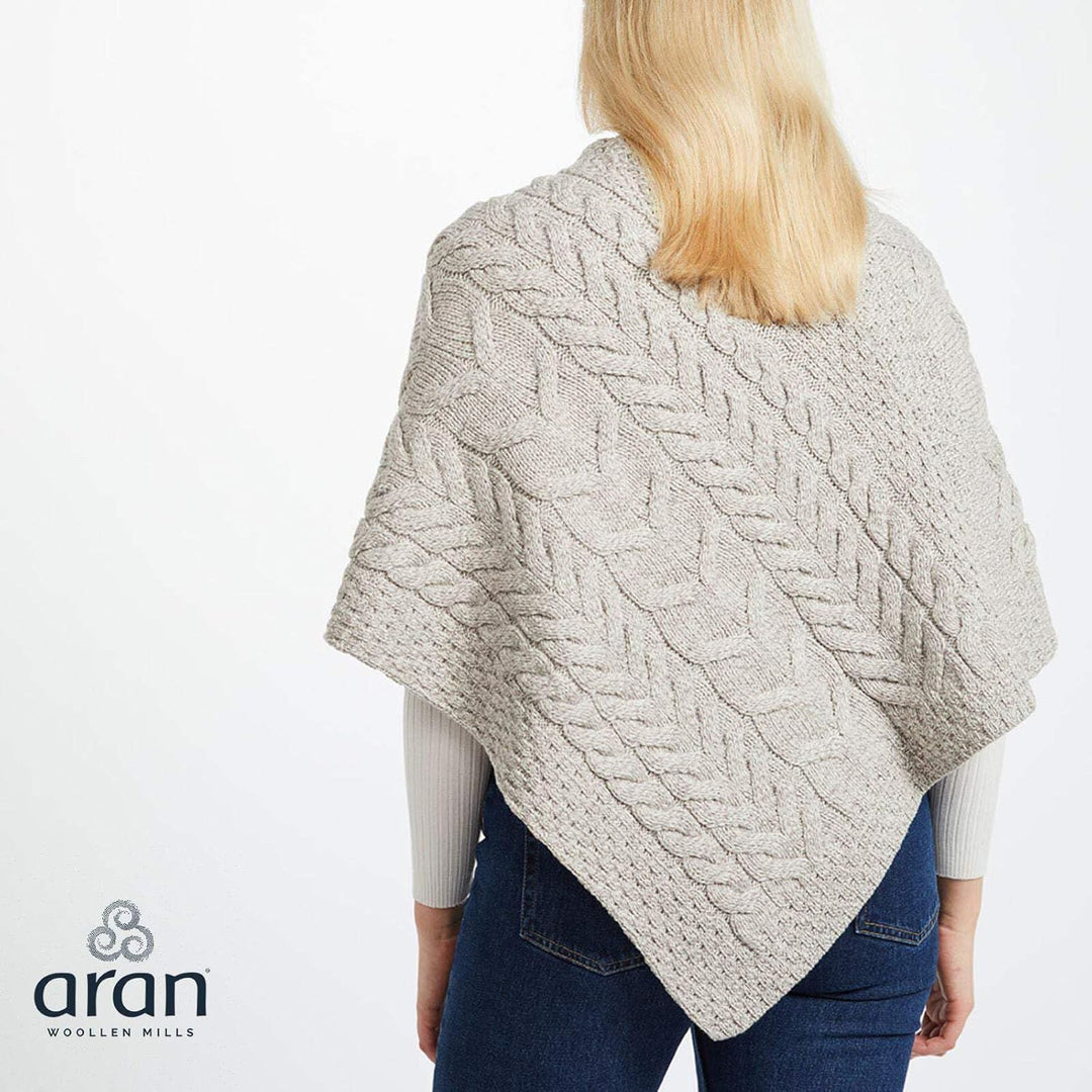 Aran Woollen Mills Superweicher Stilvoll Poncho aus 100% Merinowolle Einheitsgrösse Haferflocken, Ei