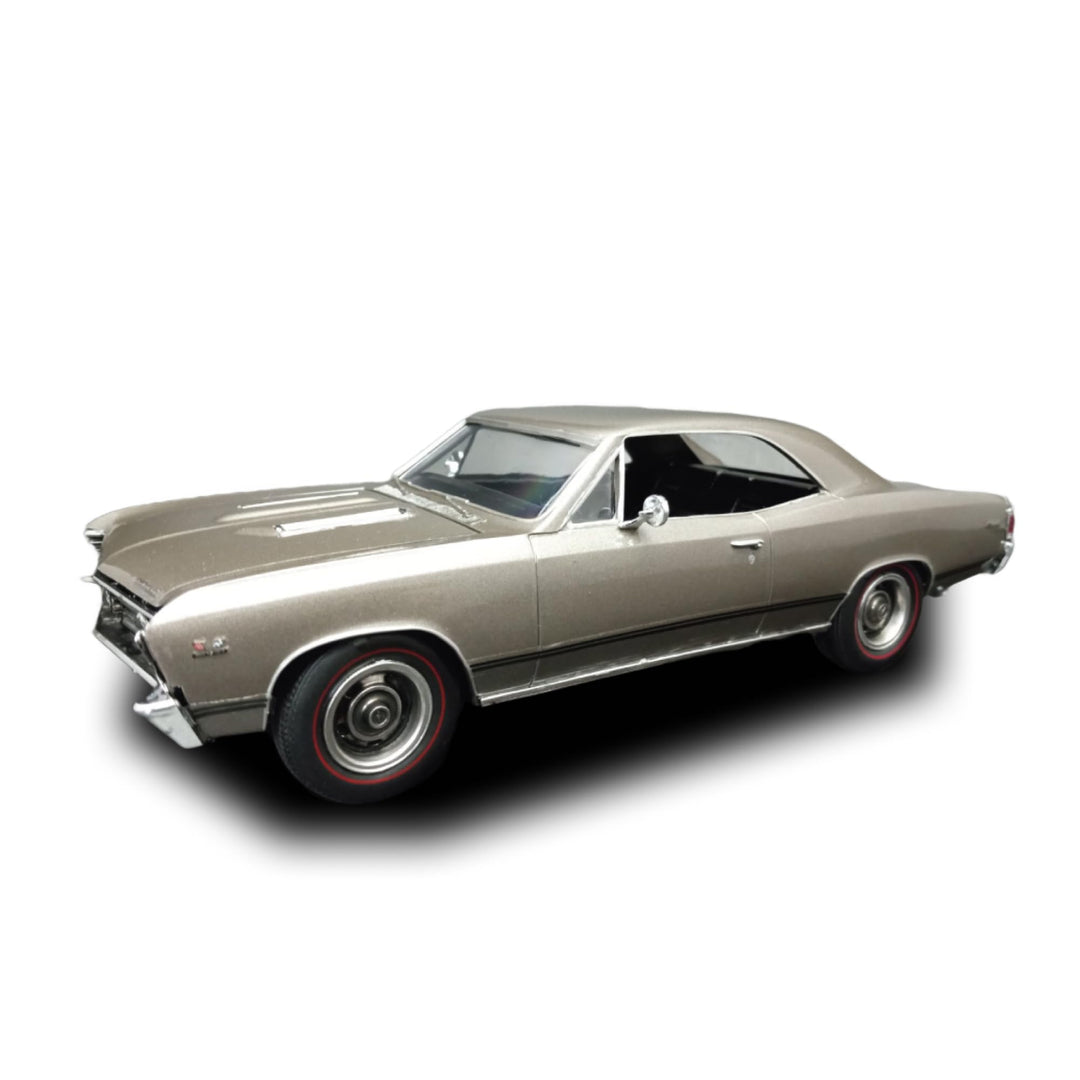 AMT AMT1388/12 1/25 1967er Chevrolet Chevelle SS396 Modellbausatz, Mehrfarbig