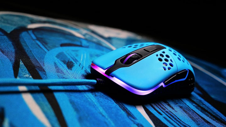 Xtrfy M42 RGB, Ultraleichte Kabelgebundene Gaming-Maus, Hochmoderner Pixart 3389 Sensor, Modulares G