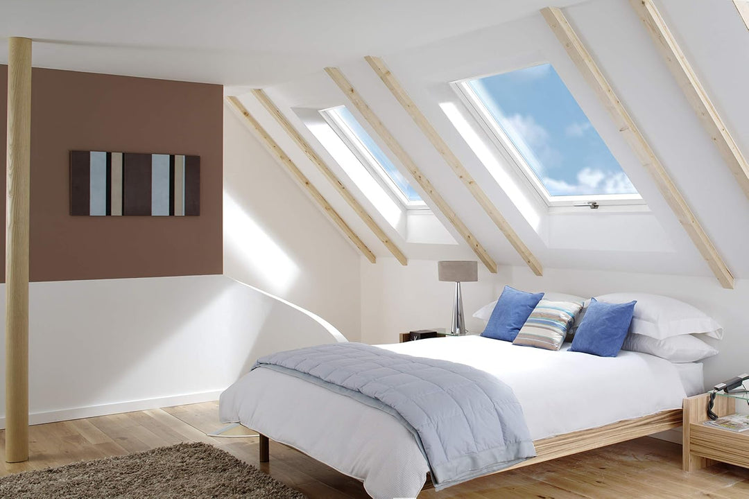 Kunststoff Dachfenster Balio Schwingfenster mit Eindeckrahmen und Rollo (Verdunkelungsrollo) 114x112