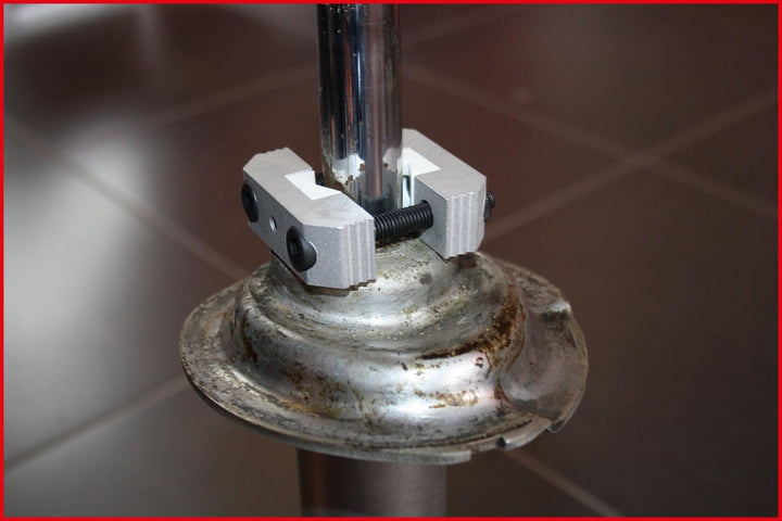 KS Tools 150.9545 Montagehilfe-Satz für Stossdämpfer mit Zuganschlagfeder, 7-teilig