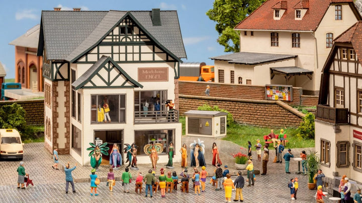 NOCH 66501 Modegeschäft mit Micro-Motion Modeschau, Mehrfarbig, S
