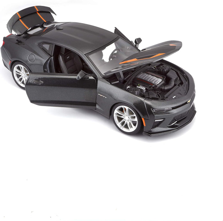 Maisto Chevrolet Camaro zum 50. Jubiläum, Modellauto mit Federung, Massstab 1:18, Türen und Motorhau