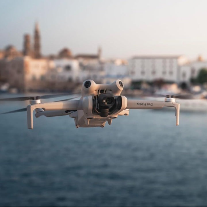 DJI Mini 4 Pro, faltbare mini-Drohne mit 4K HDR-Videokamera, unter 249 g, 34 Minuten Flugzeit, 20 km