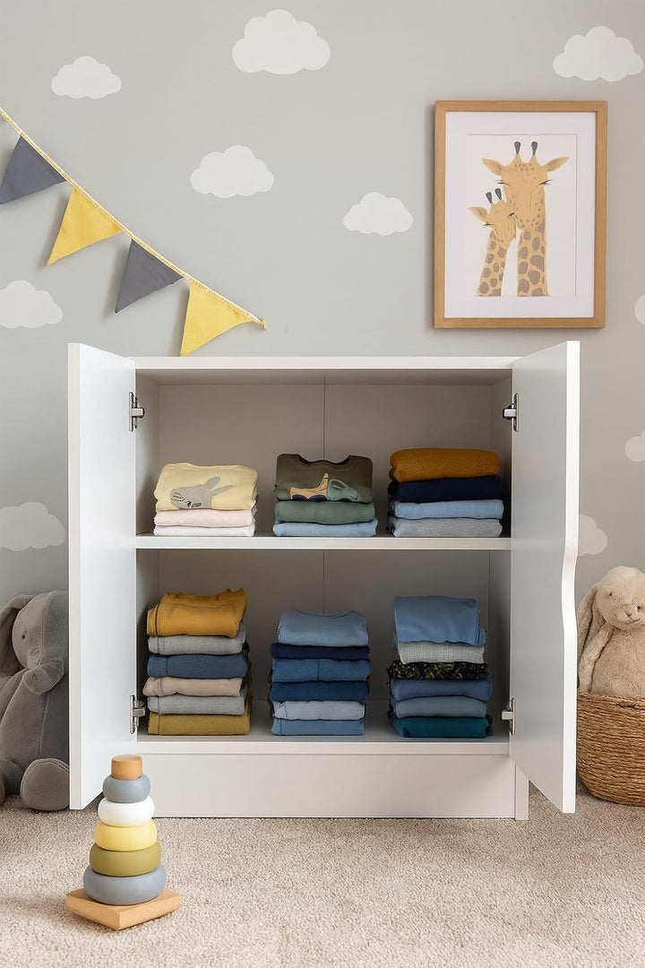 Leomark Moderner Kleiderschrank Roma - Weisser Schrank für Kinderzimmer, höhenverstellbare Einlegebö