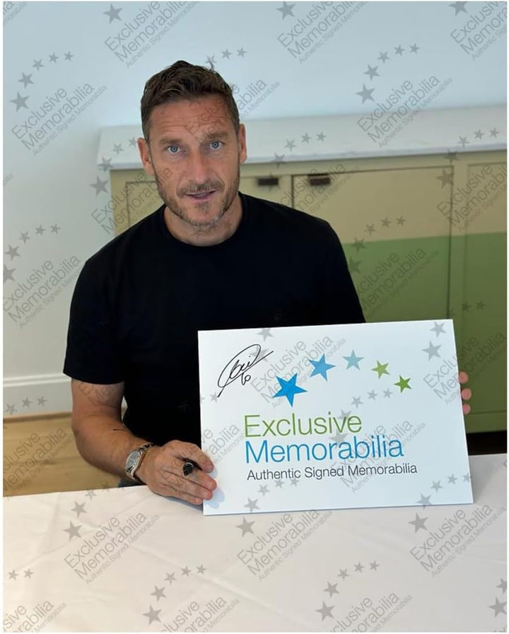 Roma 1998-99 Fussballtrikot, signiert von Francesco Totti. Überlegener Rahmen