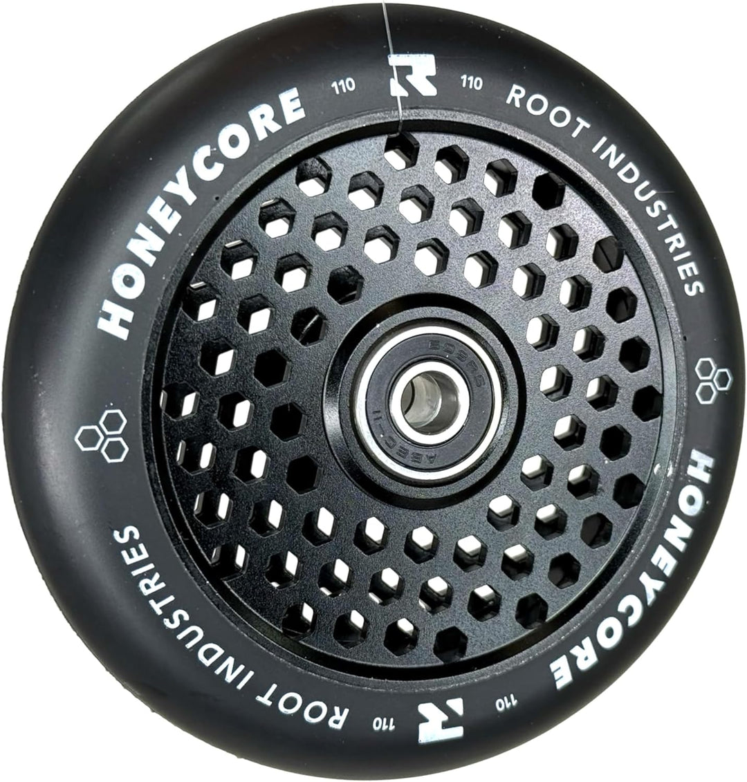 Root Industrie Air Honeycore 110mm Stunt-Scooter Rolle + Fantic26 Sticker (Schwarz/Pu Schwarz) Schwa