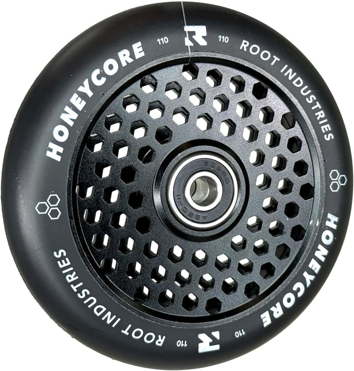 Root Industrie Air Honeycore 110mm Stunt-Scooter Rolle + Fantic26 Sticker (Schwarz/Pu Schwarz) Schwa