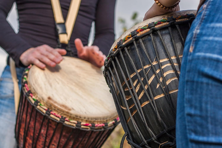 20cm Djembe Bongo Drum Trommel für kleine Kinder Handarbeit mit einen Buntes Muster Bemalt (Klein Ki