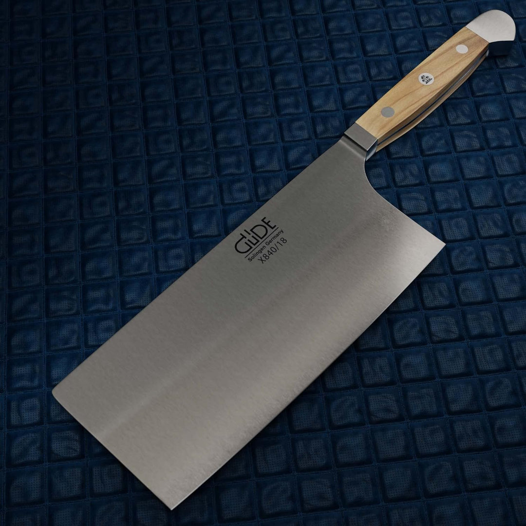 GÜDE Solingen - China Kochmesser geschmiedet, 18 cm, Olivenholz, ALPHA OLIVE, Doppelkropf, Handmade