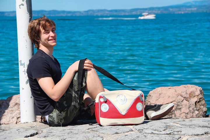 BRISA VW Collection - Volkswagen Schulter-Umhänge-Reise-Tasche-Freizeit-Bag mit VW T1 Bulli Bus Moti