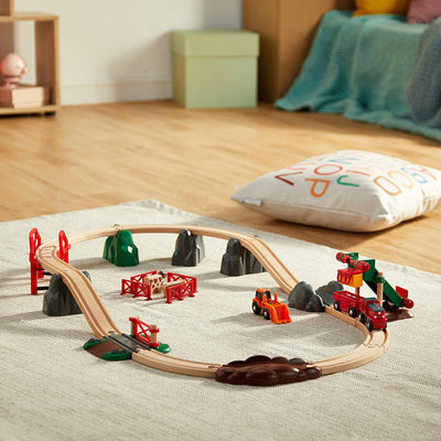 BRIO 33984 - Bauernhof Set - Holzeisenbahn mit Bauernhof, Tieren und Holzschienen - Kleinkinderspiel