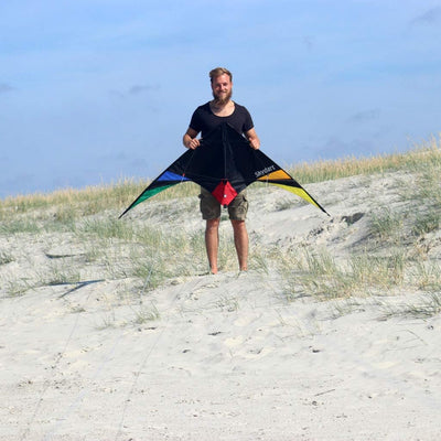 Wolkenstürmer Skydart Lenkdrachen mit Glasfaser-Gestänge, schwarz - Kite für Einsteiger und Fortgesc