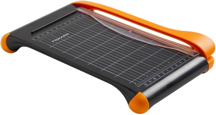 Fiskars Hebel-Papierschneidemaschine, A5-Hochformat, A4-Querformat, Selbstschärfende Klinge, Mit Fin