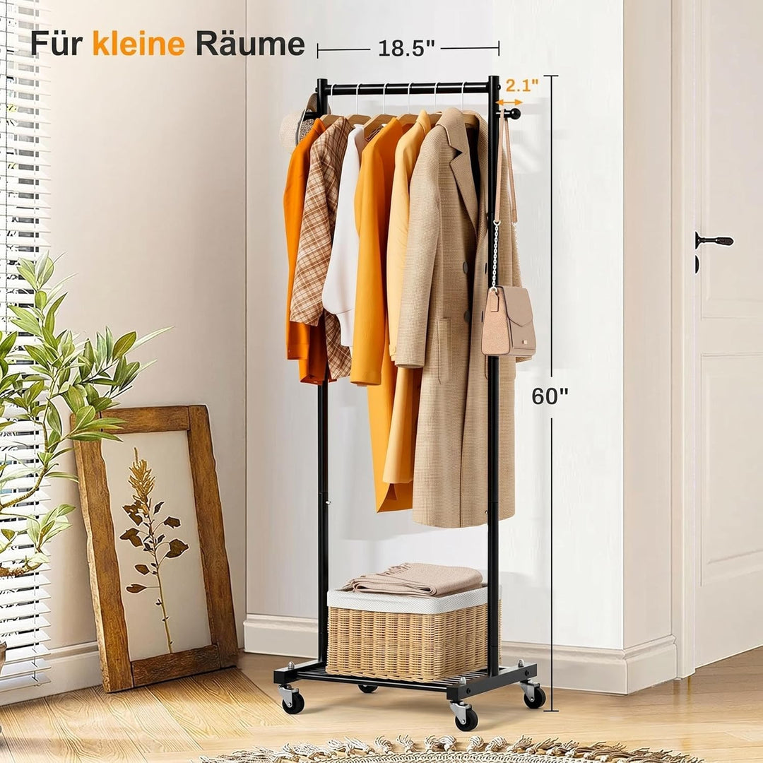 MISSLO Kleine Kleiderstange auf Rollen, Schmal Kleiderständer mit Ablagen, 152 cm Metall Garderobens