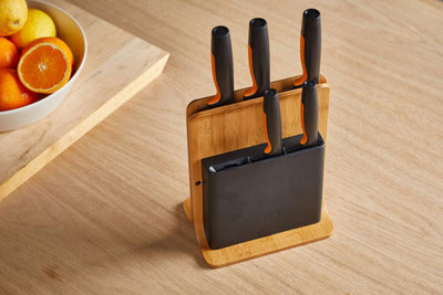 Fiskars Bambus Design-Messerblock mit 5 Messern, Functional Form, Inklusive Gemüsemesser, Tomatenmes