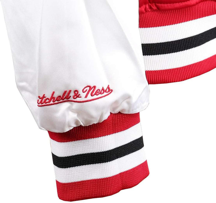 Mitchell & Ness NBA Hometown LW Satin Jacket, White S #5-Blackhawks-Scarlet-31098, S #5-Blackhawks-S