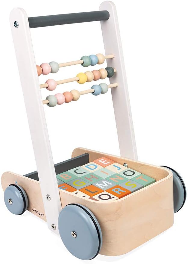 Janod - Sweet Cocoon ABC Buggy - Baby Lauflernwagen aus Holz mit 20 Alphabet Bausteinen mit Zahlen +