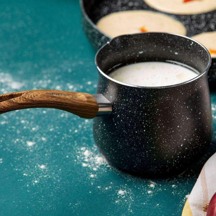 NAVA Schmelztiegel | 700 ML | Türkische Kaffeekanne mit Keramikbeschichtung | Für die Zubereitung vo