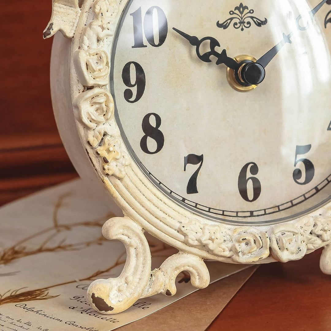 NIKKY HOME Kleine Tischuhr, geräuschlos, nicht tickend, Regal, Schreibtisch, Uhr, batteriebetrieben,