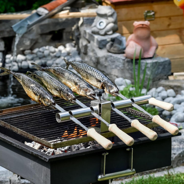Premium Steckerlfisch Grillhalter für Gas- &amp; Kohlegrills - Platz für 4 Fische - Fisch Grill Aufsatz