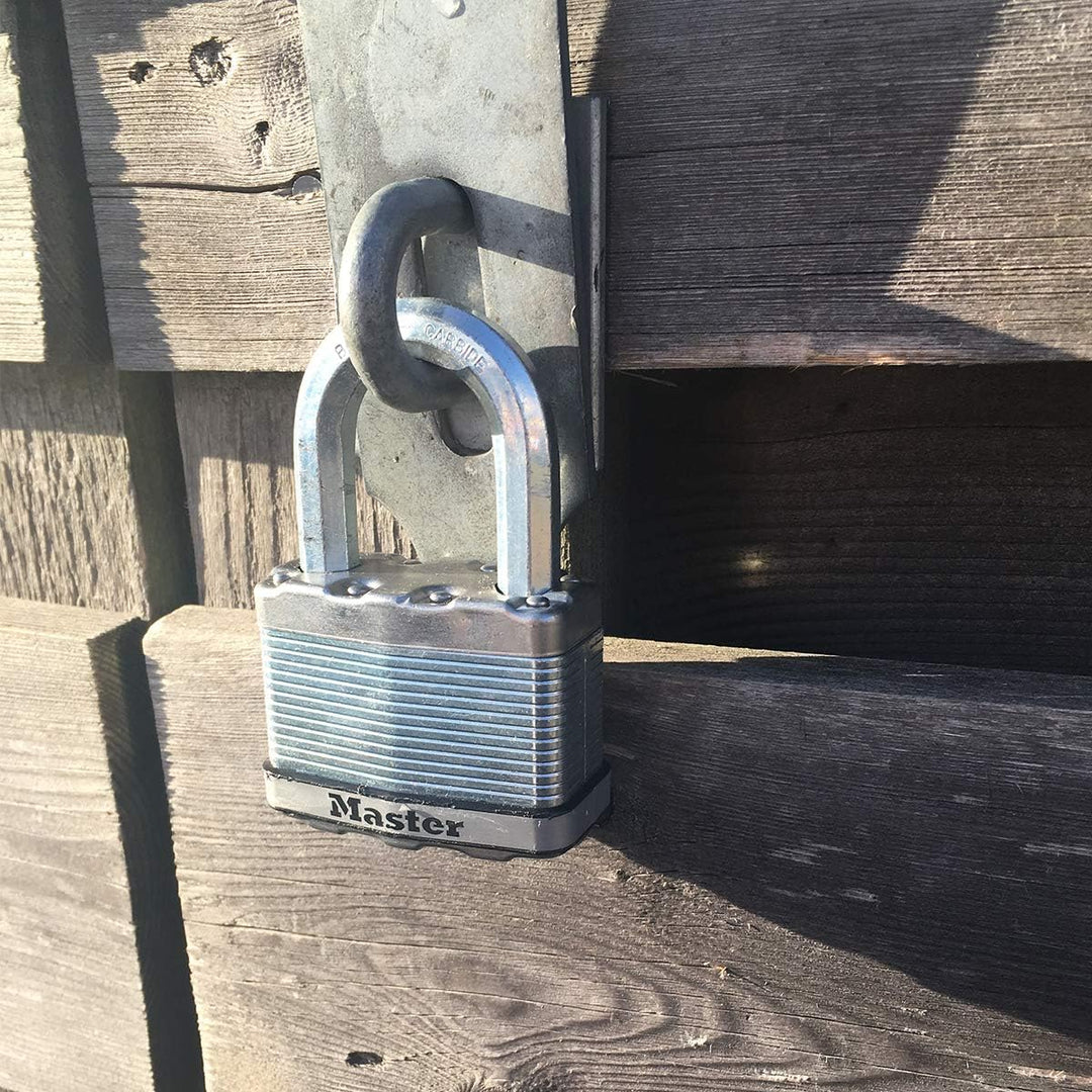 MASTER LOCK Hochsicherheits Vorhängeschloss [Schloss mit Schlüssel] [Laminiertem Stahl] [Wetterfest]