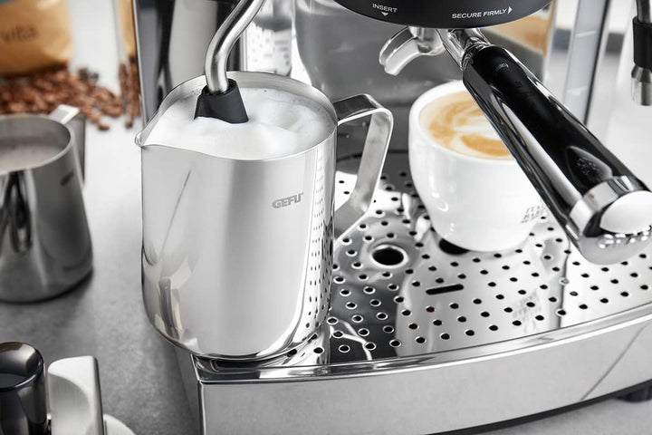 GEFU Milchkännchen BARISTA, 350 ml – Aufschäumkännchen, Barista Zubehör, Milk pitcher, für Milchscha
