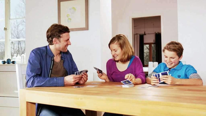 Ravensburger 20766 - Level 8, Kartenspiel ab 8 Jahren, Gesellschaftsspiel für 2-6 Spieler, Familiens
