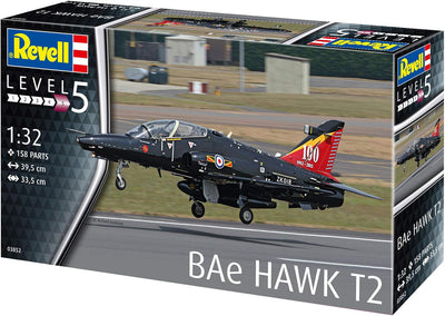 Revell 03852 BAe Hawk T2, Trainingsflugzeug der RAF, Flugzeugmodell 1:32, 39,5 cm originalgetreuer M