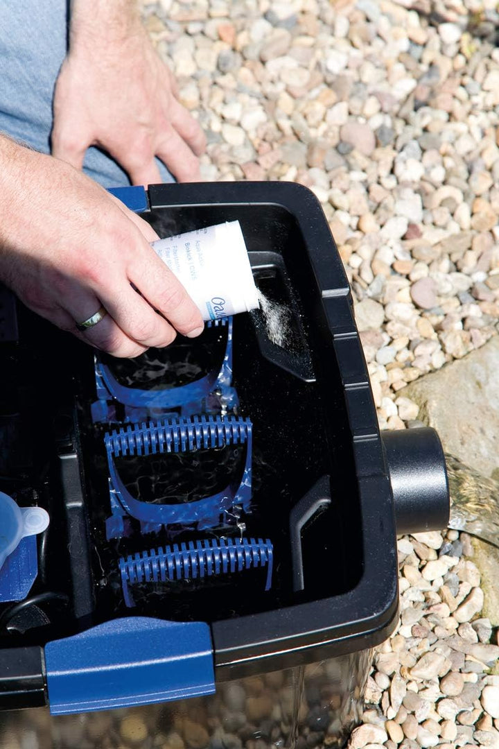 Oase BioSmart Set 24000 Durchlauffilterset & Starterbakterien für Teichfilter AquaActiv BioKick, 200