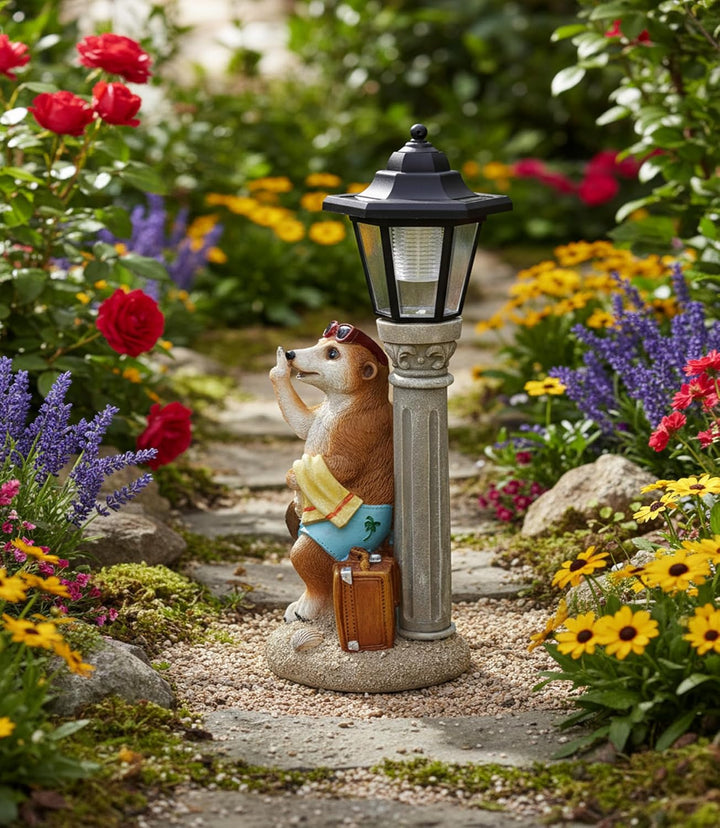 Kremers Schatzkiste Erdmännchen Urlauber mit Solarlaterne Figur Gartenfigur 45 cm Garten