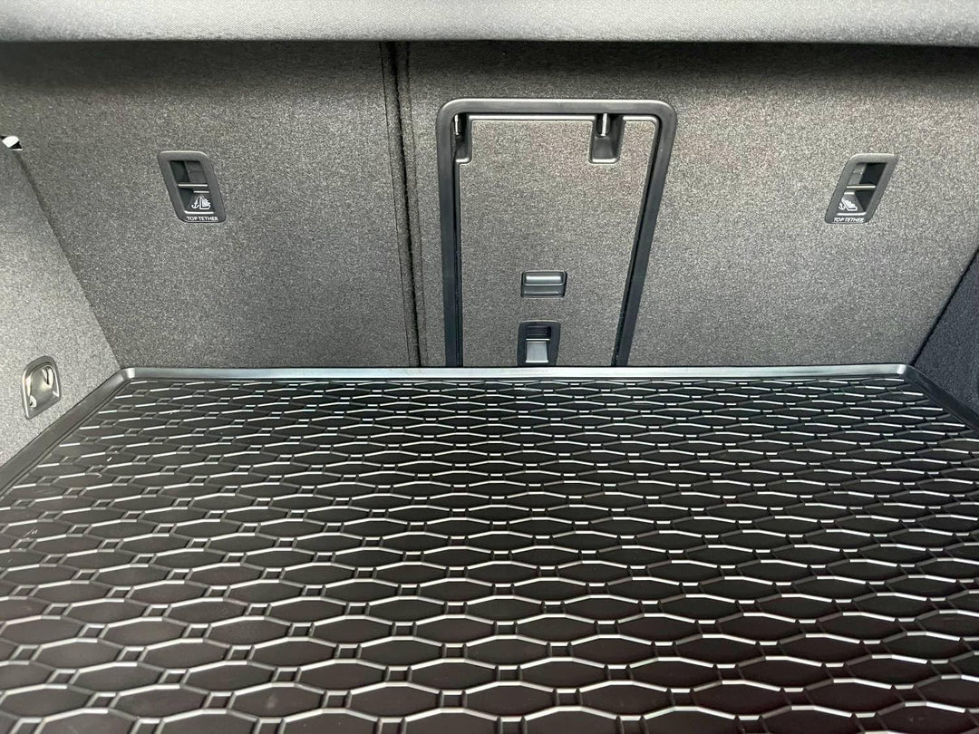 Gummi Kofferraummatte passend für VW Passat Variant (B9) ab 2/2024/für Skoda Superb Combi ab 5/2024