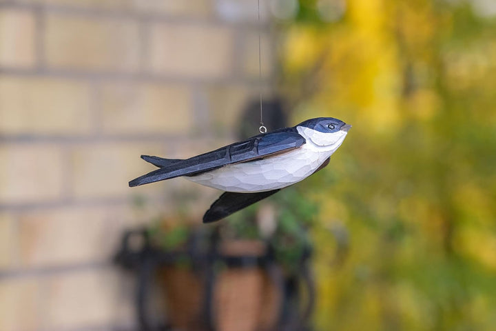 WILDLIFEGARDEN Wildlife Garden WG421 DecoBird Mehlschwalbe - Handgeschnitzter Dekorative Vogel aus H