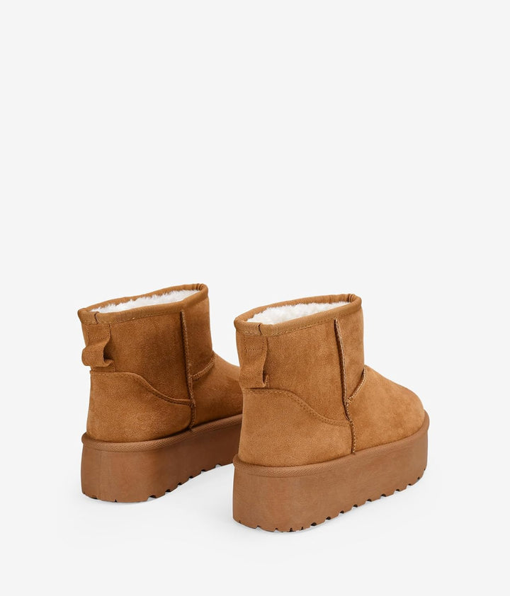 BOSANOVA Stiefeletten im australischen Stil, mit mittlerem Schaft von 12 cm, Logo-Detail, Fellfutter