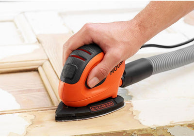 Black+Decker Dreieckschleifer Mouse (55 Watt, Schleifplatte 133 x 95 mm, mit Staubsaugeradapter, Sch