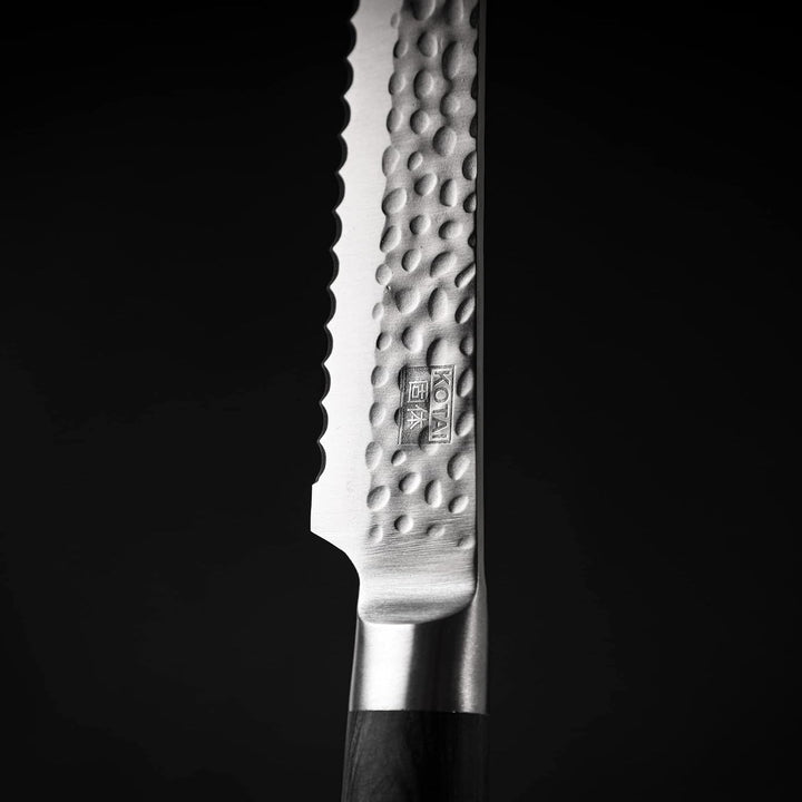 KOTAI Brotmesser| Messer mit Wellenschliff | 20-cm-Klinge | Von Hand gehämmert und geschärft | Ultra