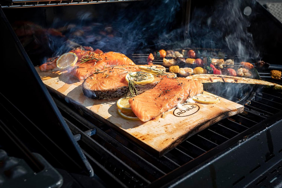 RÖSLE Aromaplanke Zedernholz 2-tlg., Hochwertige Zedernholzplanken für Holzaroma im Grillgut, mehrfa