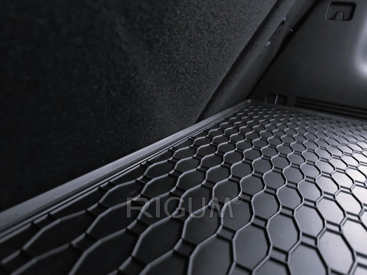 Passgenaue Kofferraumwanne und Gummifussmatten geeignet für KIA Stonic ab 2017 + Gurtschoner