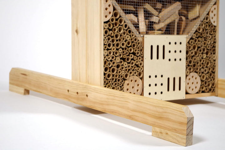 Kobolo Insektenhotel Insektenhaus Villa aus Holz - inkl Füllung - 49x26x107 cm - Gross XXL