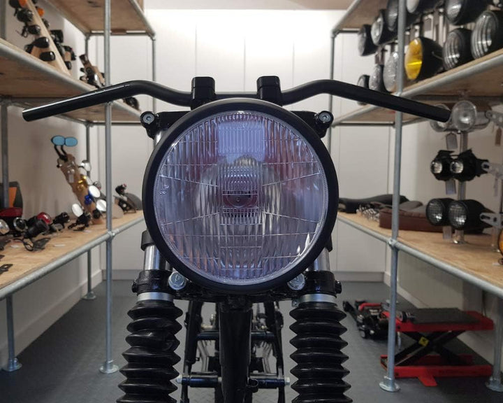 Motorrad Universal 6 3/10,2 cm 17,1 cm matt schwarz Stahl 12 V 55 W H4 SCHEINWERFER für Cafe Racer P