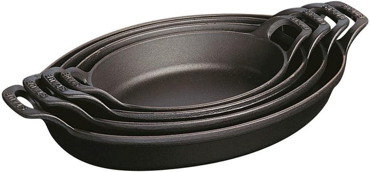 Staub 1303323 stapelbare Auflaufform, oval 32 cm, 2,2 L mit mattschwarzer Emaillierung im Inneren de