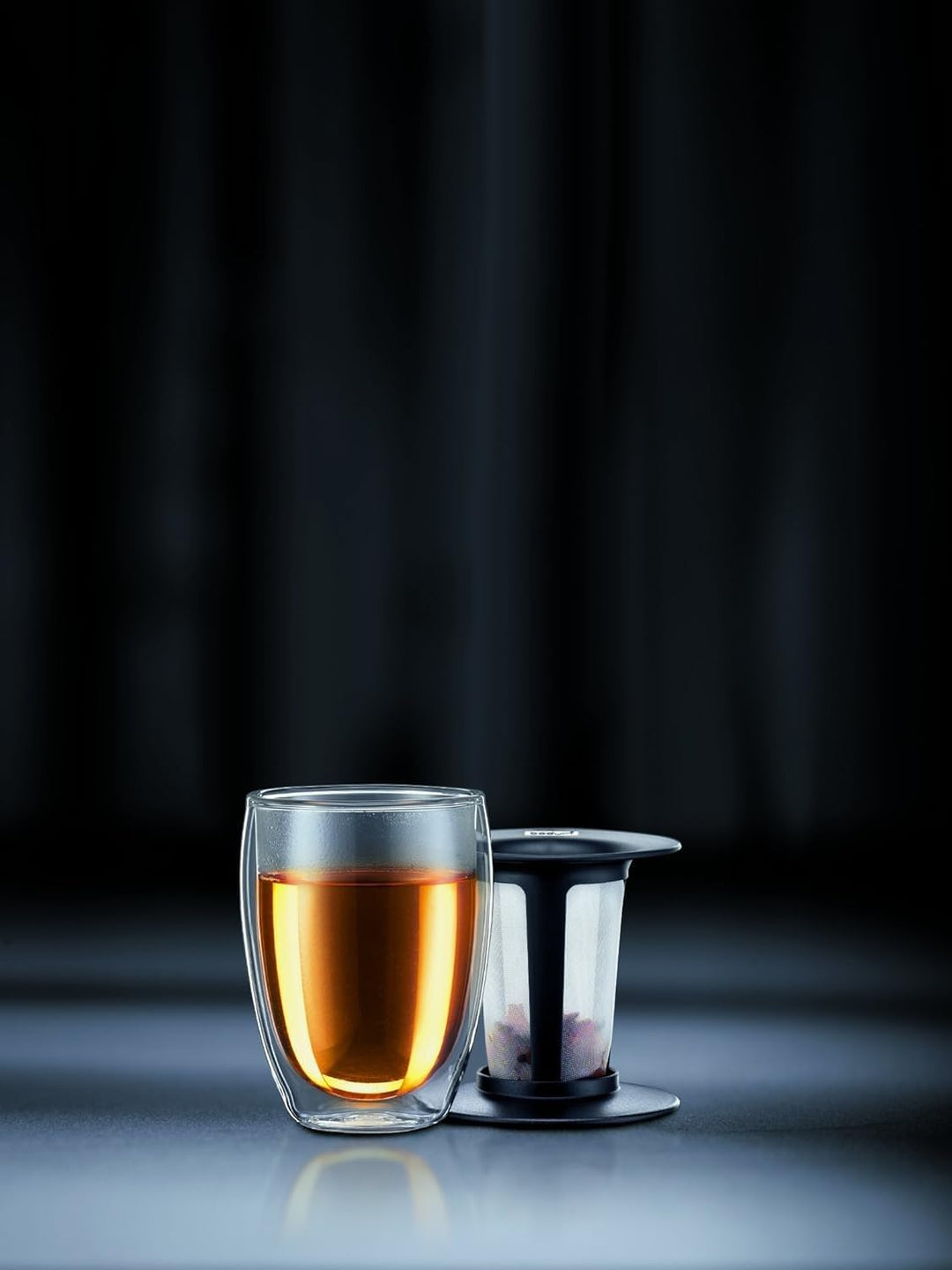 Bodum TEA FOR ONE Teeglas mit Kunststofffilter (Doppelwandig, Isoliert, 0,35 liters) schwarz, Schwar