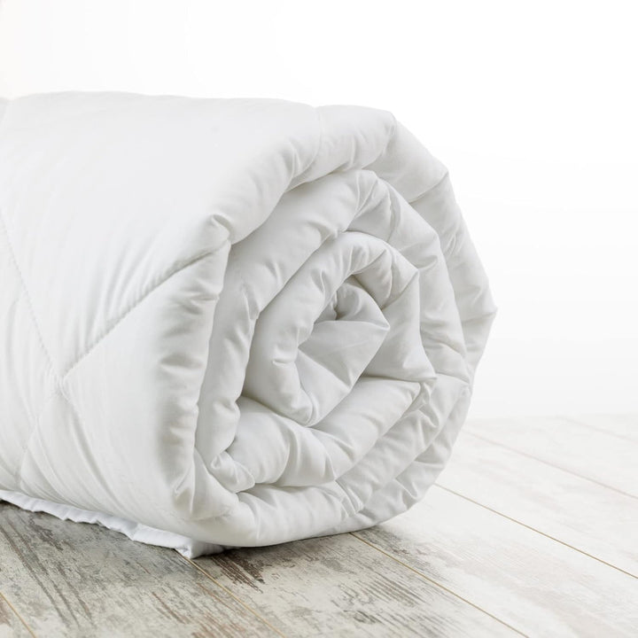 etérea Basic Microfaser Emily 4-Jahreszeiten Bettdecke - 155x220 cm - Nachhaltig &100 - Waschbar 95
