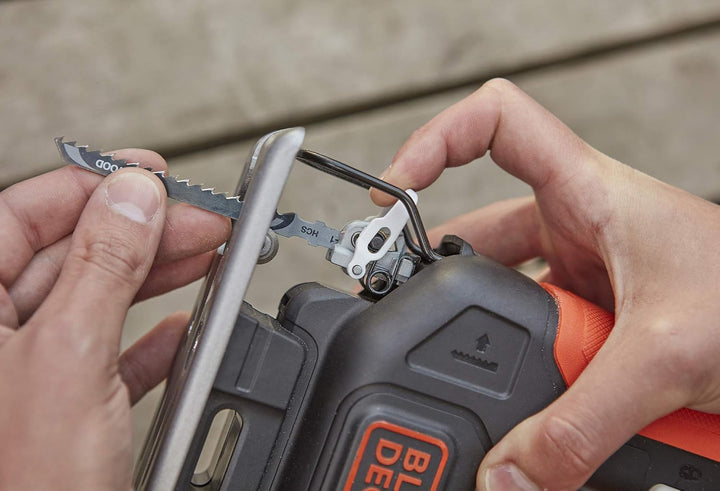 Black+Decker Akku-Stichsäge BDCJS12N (12 V, mit Sägeblasfunktion, hohe Laufruhe & vielseitig einsetz