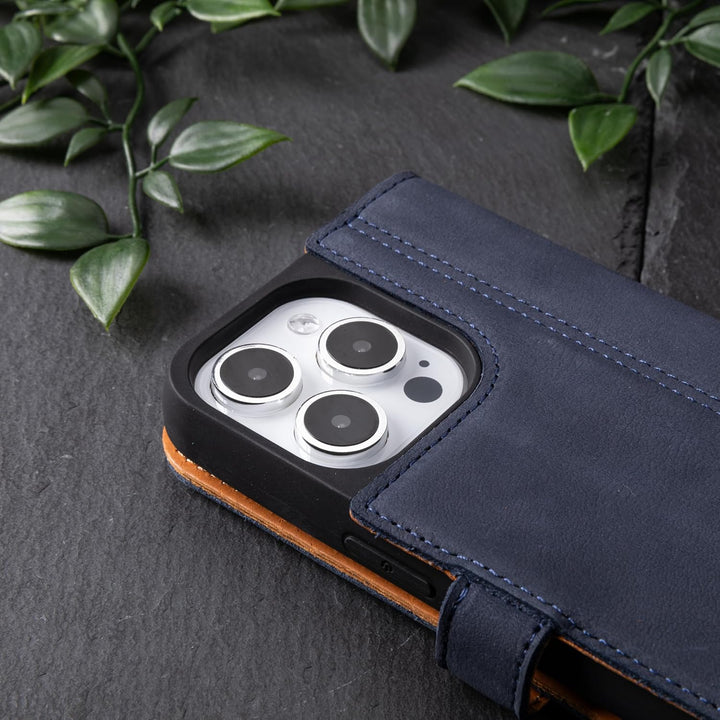 Snakehive Lederhülle für iPhone 15 Pro Max - Echtleder Handyhülle mit Standfunktion und Kartenfächer