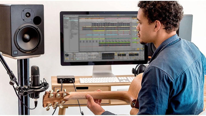 RØDE Komplettes Studio-Kit mit NT1 Kondensatormikrofon und AI-1 Audio-Interface für Musikproduktion,
